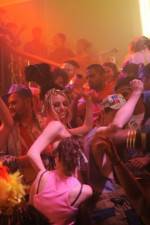 Watch Weekender M4ufree